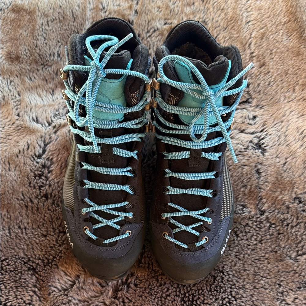 Women's Salewa WS Crow GTX Hiking Boot - 7.5